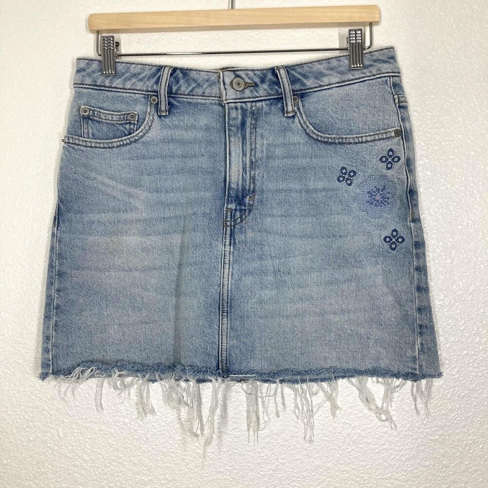 Y2K Lucky Brand Skirt Womens 8/29 Light Wash Mini Denim Raw Hem Stretch Floral